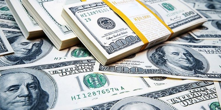 Dollar Edges Lower Ahead Of Fed Meeting