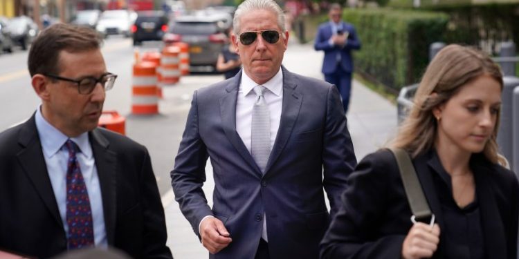 Ex-FBI counterspy chief McGonigal pleads guilty in payment plot