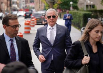 Ex-FBI counterspy chief McGonigal set to plead guilty in payment plot