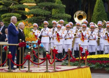 Biden visits Vietnam to bolster alliance confronting China