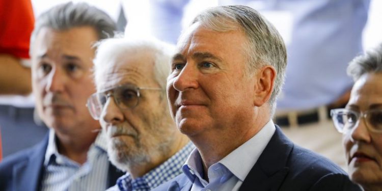 Billionaire who once backed DeSantis is staying ‘on the sidelines’ in GOP primary