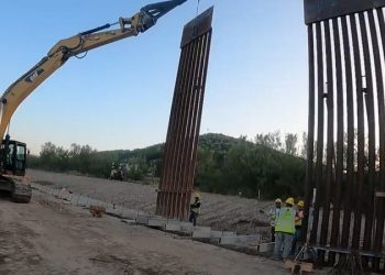 Texas Gov. Abbott touts new border wall construction, amid Biden challenges over buoy barrier