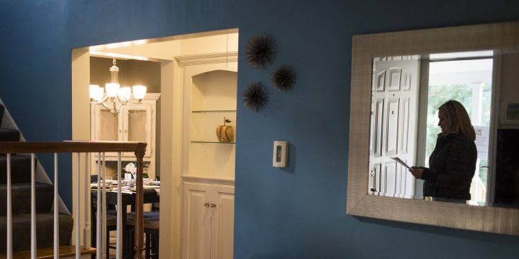 Homebuyers feel locked out as prices soar and mortgage interest rates hit new highs