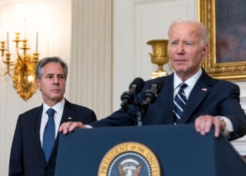 White House considers adding Ukraine to Israel aid package