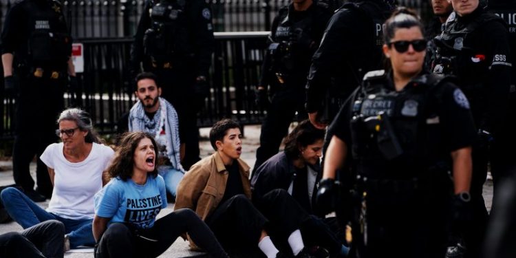 Democrats’ unity starts cracking on Israel-Gaza conflict