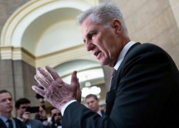 Republicans warn of mass exodus from bipartisan group over Dem failure to back McCarthy