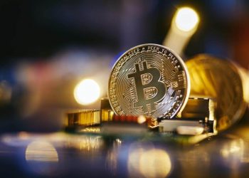 Bitcoin and Ethereum: Bitcoin jumps back to $29900