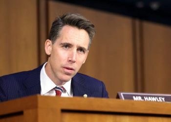 Sen. Hawley calls out Palestinian student group for anti-Israel messages on campus building