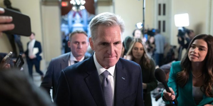McCarthy, McConnell suffer setbacks over control of their caucuses