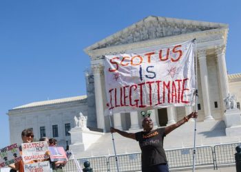 Supreme Court weighs sentencing law, denies appeal from Trump lawyer Eastman