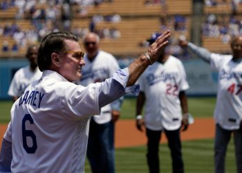 Former baseball star Steve Garvey running for California U.S. Senate seat