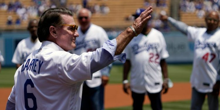 Former baseball star Steve Garvey running for California U.S. Senate seat