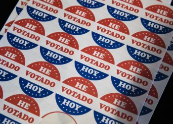 In an effort to attract younger Hispanic voters, campaigns are turning to Spanglish