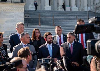 Shutdown deal avoids political pain for Republican moderates