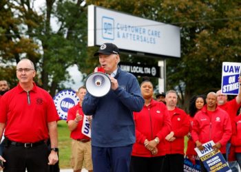 Biden and UAW’s Shawn Fain forge an uneasy alliance amid labor turmoil
