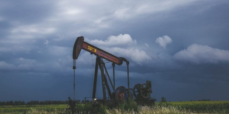 Oil Drops: Turbulence in the Crude Oil Market