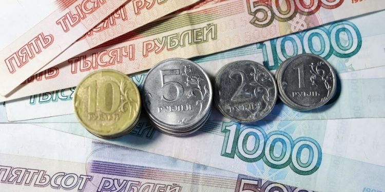 Ruble Hits Seven-Week Low Against Dollar