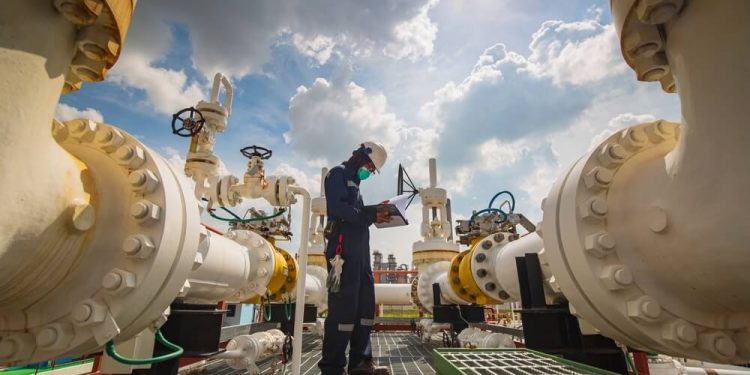 Trade Gas: Impact of Geopolitics and Reserves on Prices