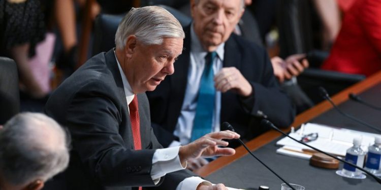 Senate Dems postpone vote to subpoena allies of Justices Thomas, Alito