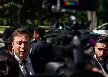 Elon Musk boosts Pizzagate conspiracy theory that led to D.C. gunfire