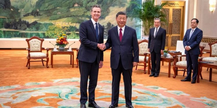 Three ways Biden challenger Dean Phillips is sending Democrats valuable advice