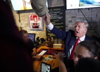 Trump camp hopes for knockout blow in Iowa, as Haley, DeSantis jockey for second