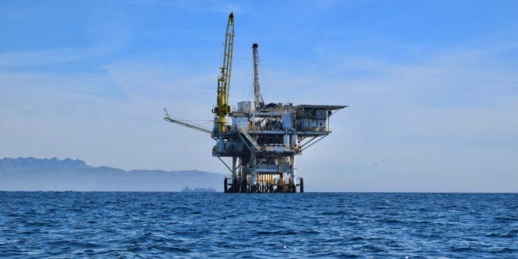 Economic Woes Drive Trading Crude Oil to 4-Month Low