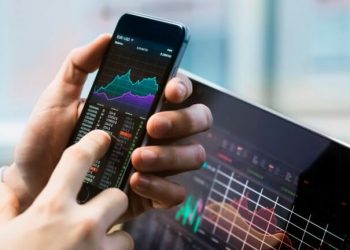 Navigating Cheap Oil for Profit on Trading Platforms