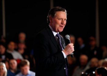 Iowa evangelical leader Bob Vander Plaats endorses DeSantis, knocks Trump