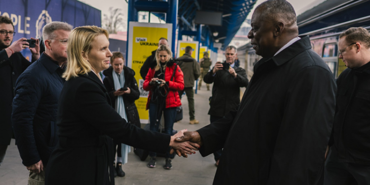 Defense Secretary Austin visits Ukraine as Pentagon urges Congress to pass additional aid to fight Russia