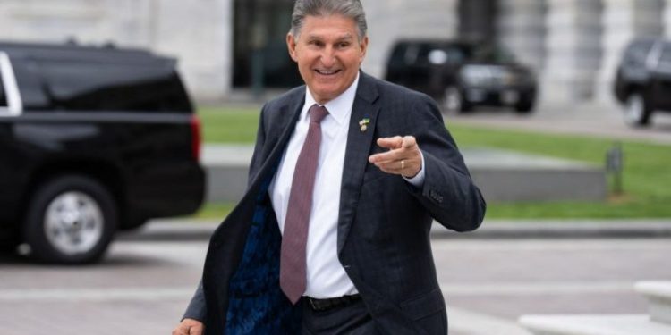 Manchin causes yet another headache for Democrats with 2024 Senate retirement
