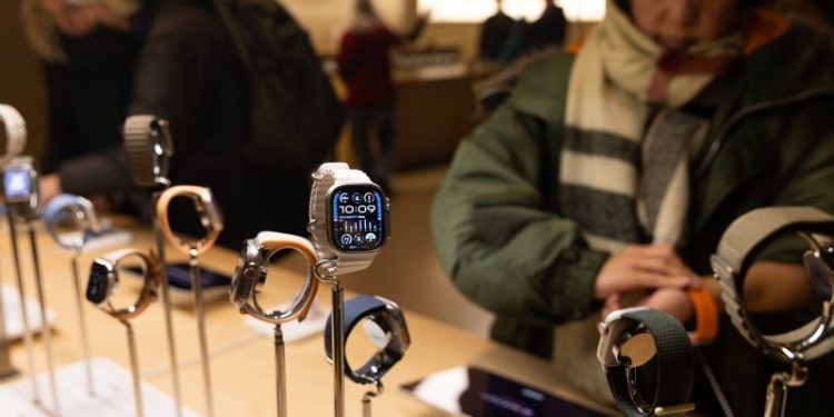 U.S. bans imports of certain Apple Watches that may infringe on patented pulse readers