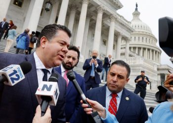 New York high court allows state Democrats chance to alter congressional maps