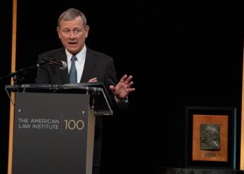 Roberts sidesteps Supreme Court’s ethics controversies in yearly report