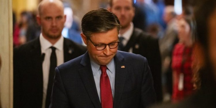 House Republican revolt scrambles plan to prevent government shutdown