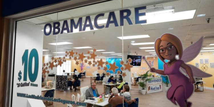Obamacare enrollment hits record level as Trump vows repeal