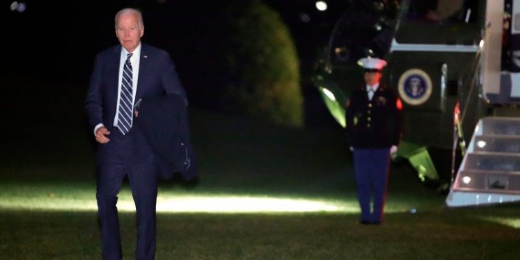 Biden holding private meetings at White House to reassure supporters