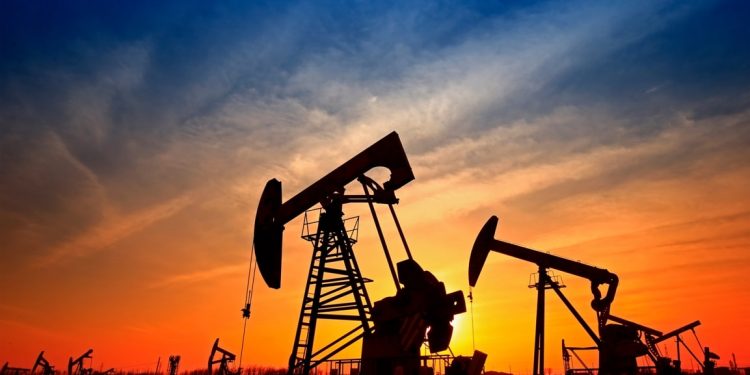 Oil and natural gas: Oil under pressure below $72.50