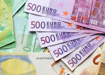 EUR/USD: Navigating the January Landscape