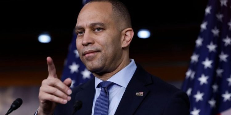 Jeffries hints at bipartisan talks skirting House GOP leadership on Ukraine, Israel aid