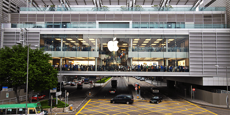 Apple Eyes Gemini AI for iPhones: Talks with Google