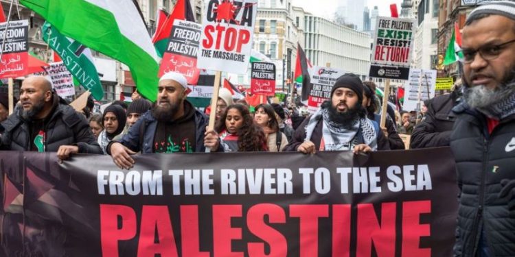 Antisemitic incidents across Europe, Canada hit record levels 5 months after Hamas massacre of Israelis