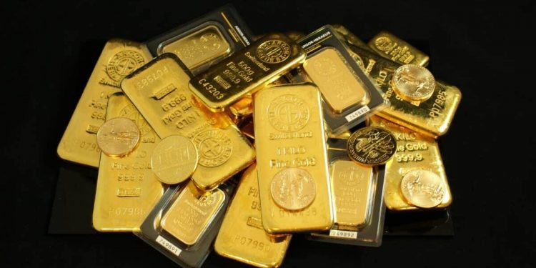 Gold’s Path: $2,250/oz in Sight Amid Rate Uncertainty