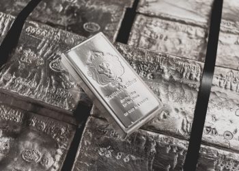Silver Dips to $24.08 Amidst Market Caution