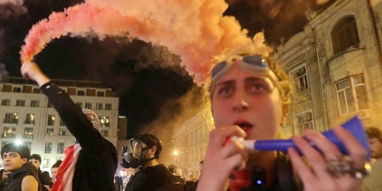 Georgian opposition parties urge mass protests against ‘Russian’ bill