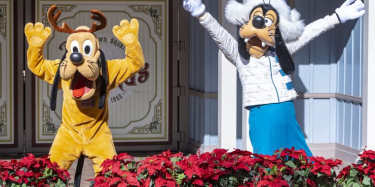 Disneyland characters and cast members attempt to unionize