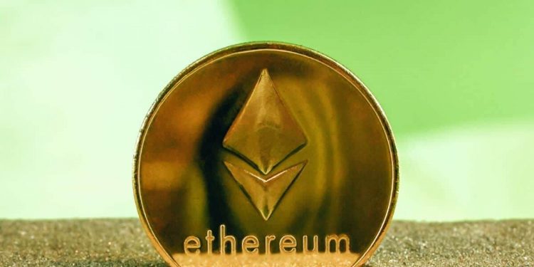 The price of Ethereum remains under pressure below $3150