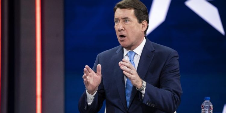 Taxpayer dollars being used to fly ‘illegal aliens’ into U.S.? Nope.