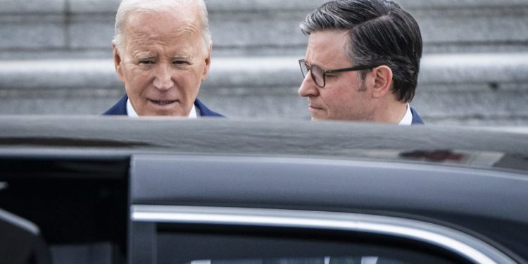 Aid to Ukraine seemed dead. Then secretive talks revived it.