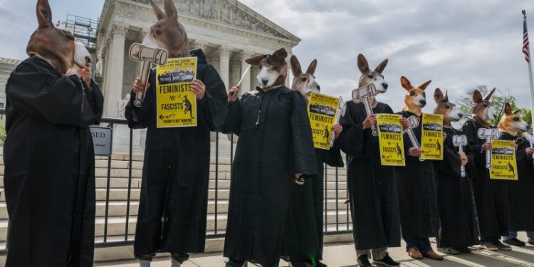 Supreme Court seems poised to allow Trump Jan. 6 trial, but not immediately